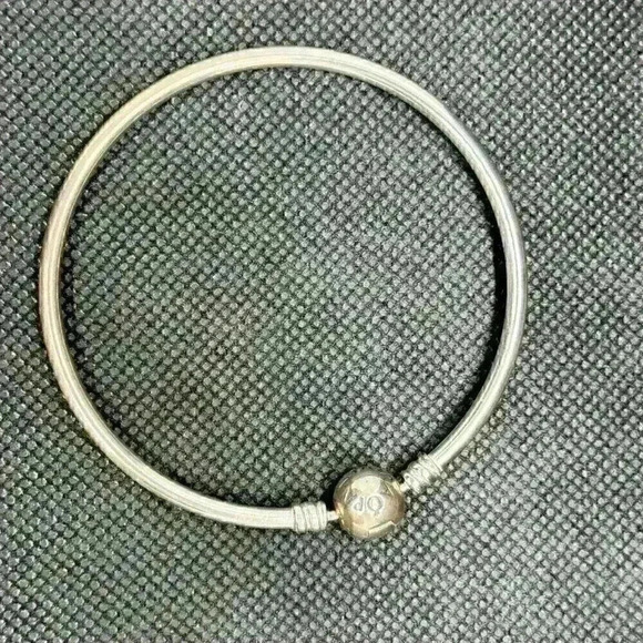 Authentic 925 ALE Silver Pandora Moments Bangle Bracelet 2 1/4 Inches Inter Dia - Picture 3 of 3
